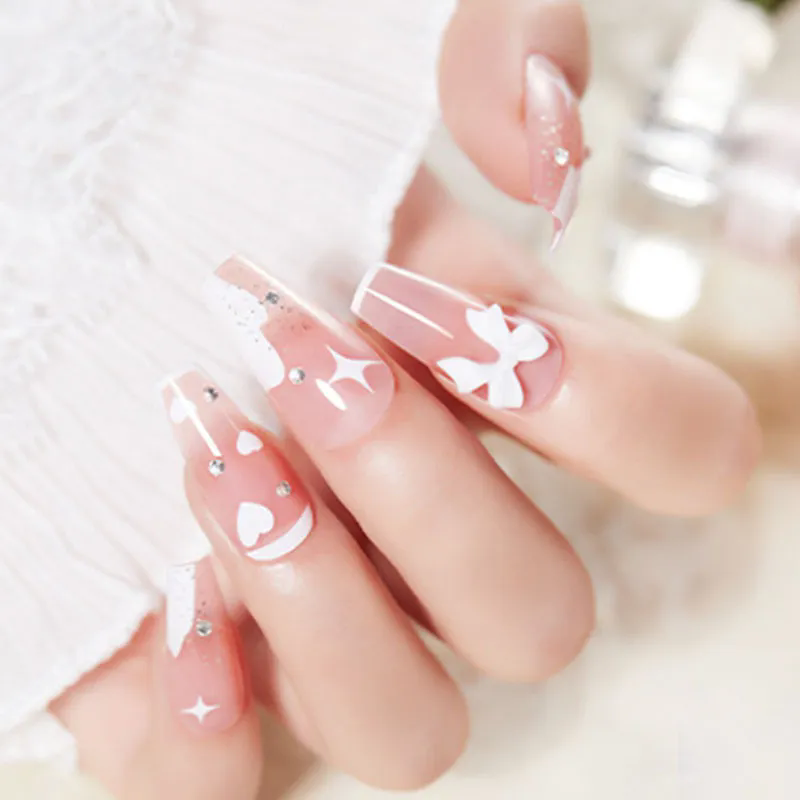 Kedu ihe bụ ndụmọdụ ntu na kedu ka ha ga-esi gbanwee manicure gị?